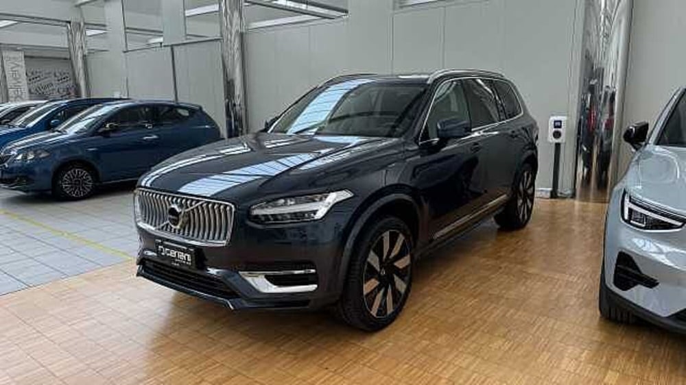 Volvo XC90 nuova a Milano