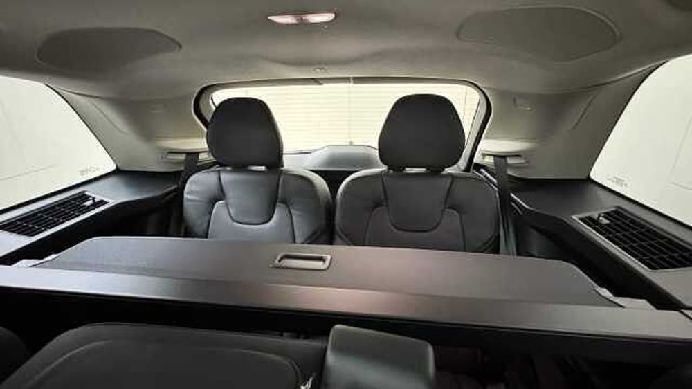 Volvo XC90 nuova a Milano (12)