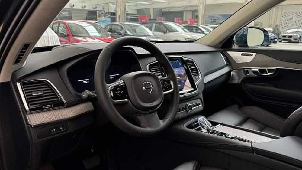 Volvo XC90 nuova a Milano (8)