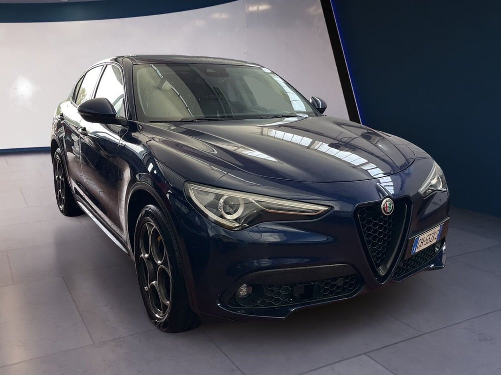 Alfa Romeo Stelvio usata a Torino (2)