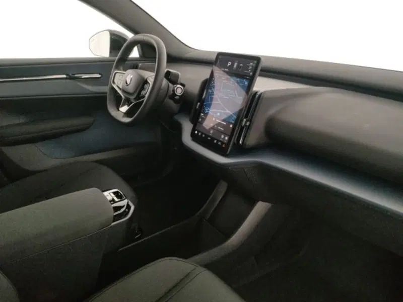 Volvo EX30 nuova a Modena (12)