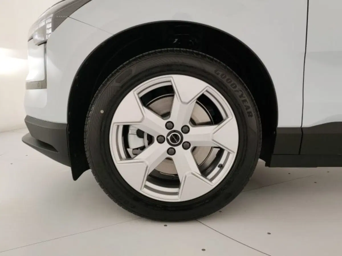 Volvo EX30 nuova a Modena (8)