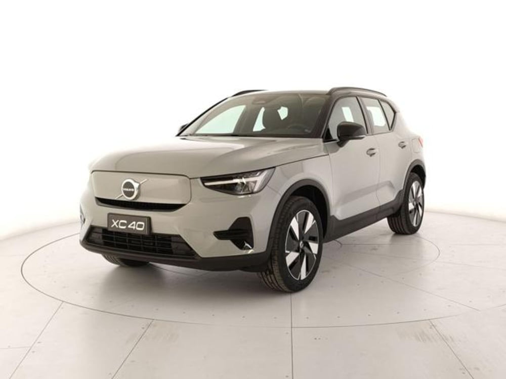 Volvo XC40 nuova a Modena (2)