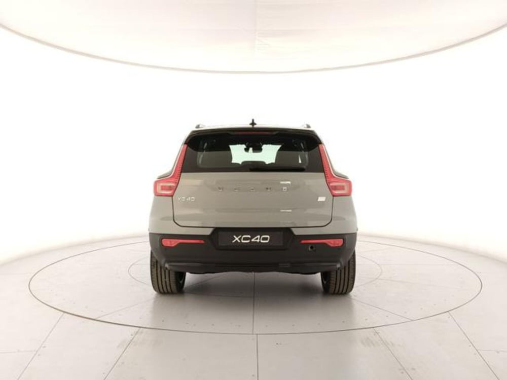 Volvo XC40 nuova a Modena (4)