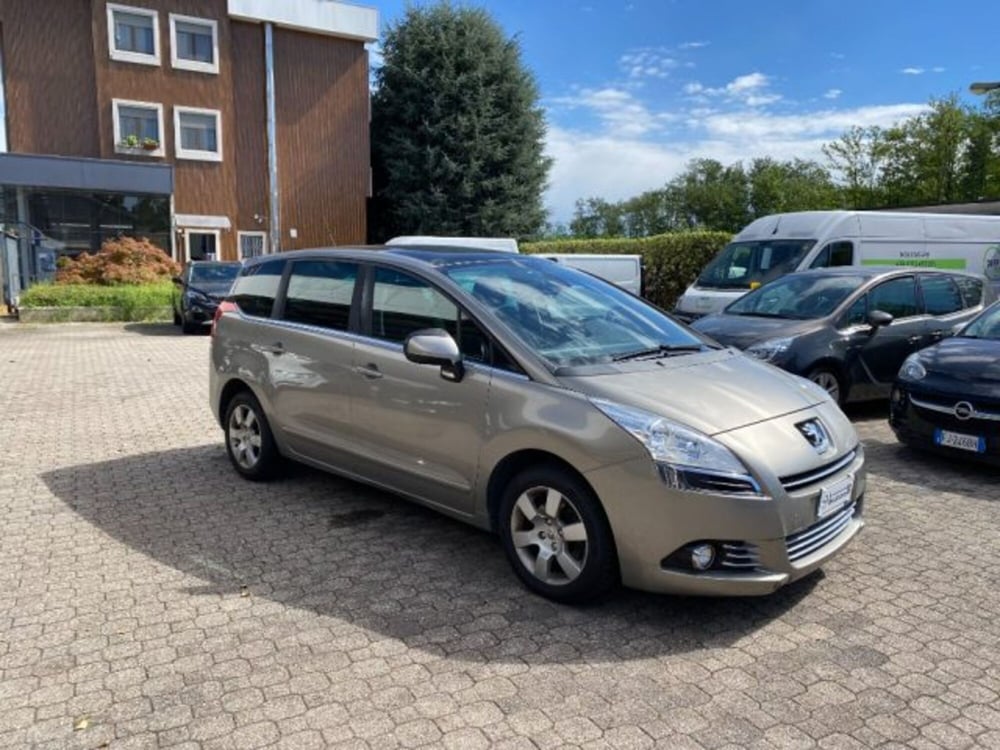 Peugeot 5008 usata a Milano (2)