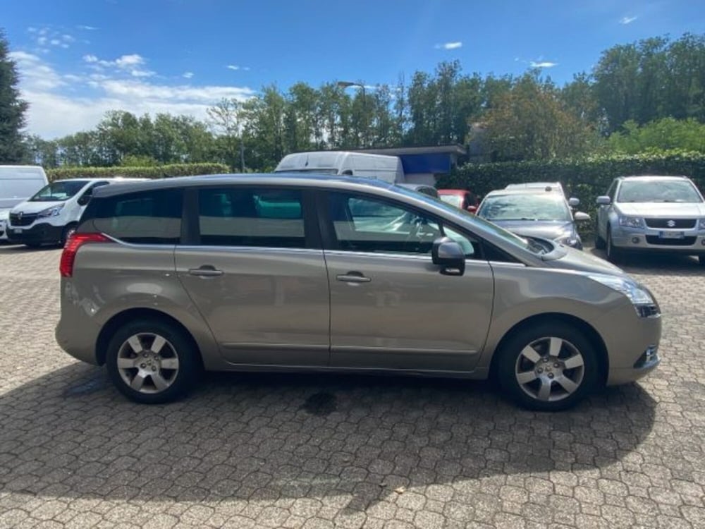 Peugeot 5008 usata a Milano (3)