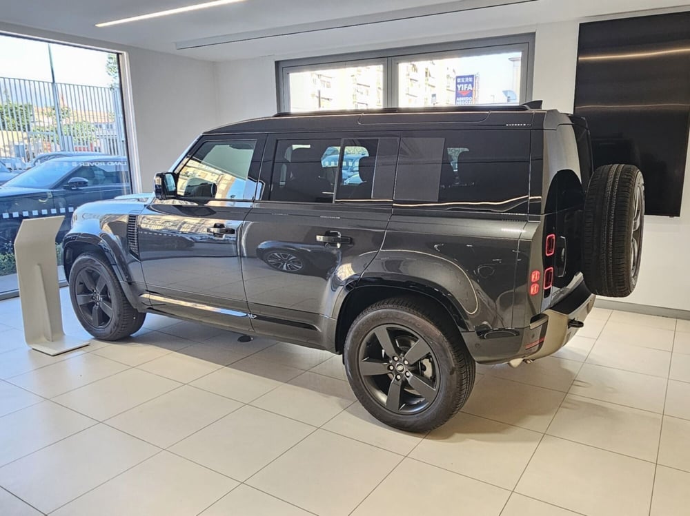 Land Rover Defender nuova a Napoli (2)