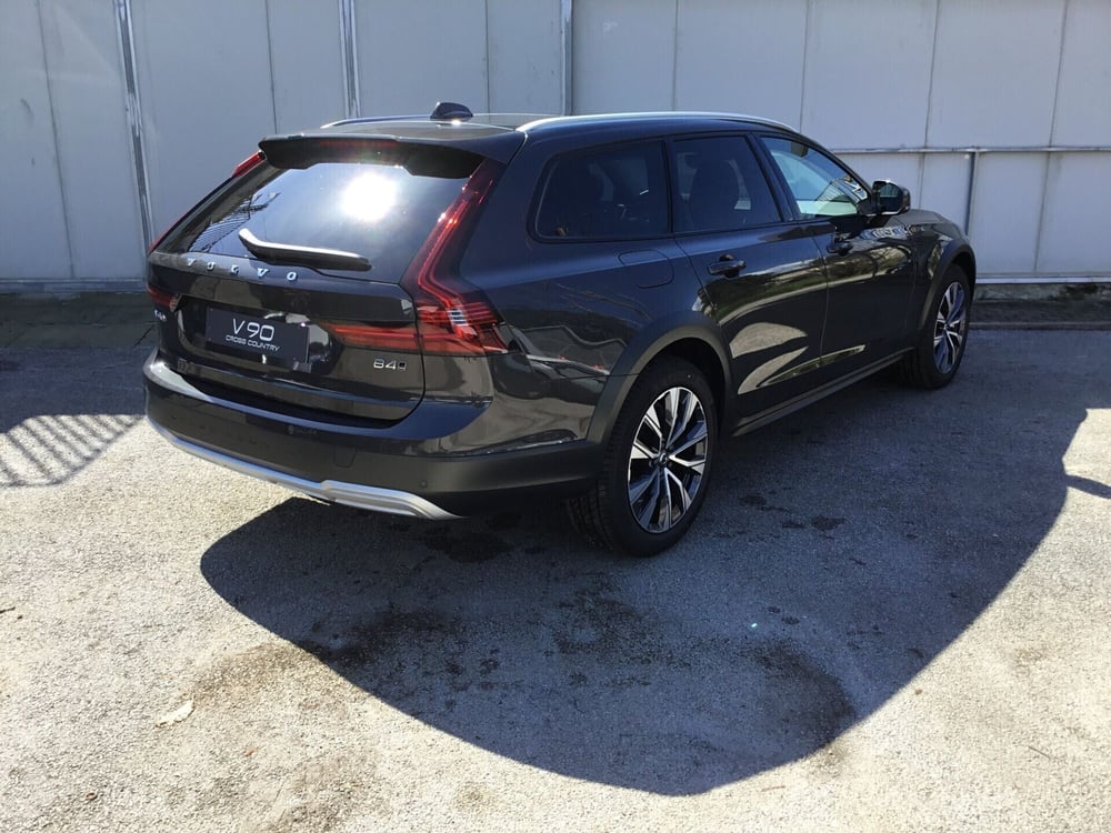 Volvo V90 Cross Country nuova a Napoli (4)