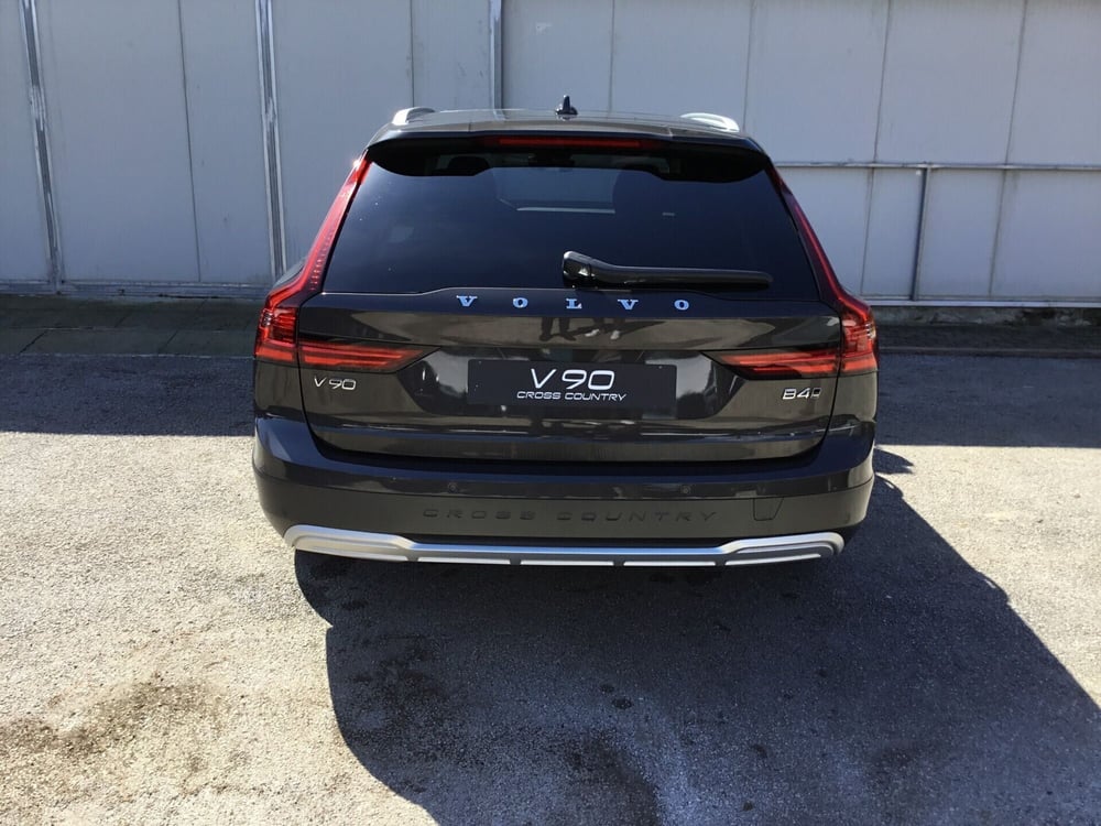 Volvo V90 Cross Country nuova a Napoli (5)