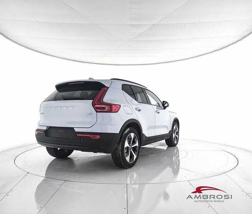 Volvo XC40 nuova a Viterbo (3)