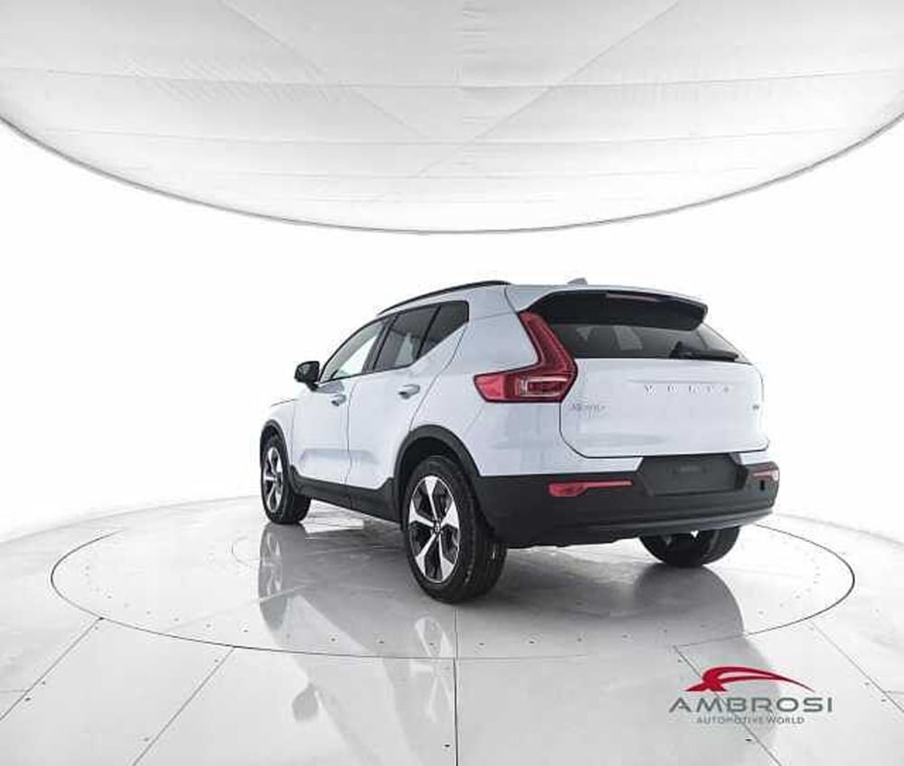 Volvo XC40 nuova a Viterbo (4)