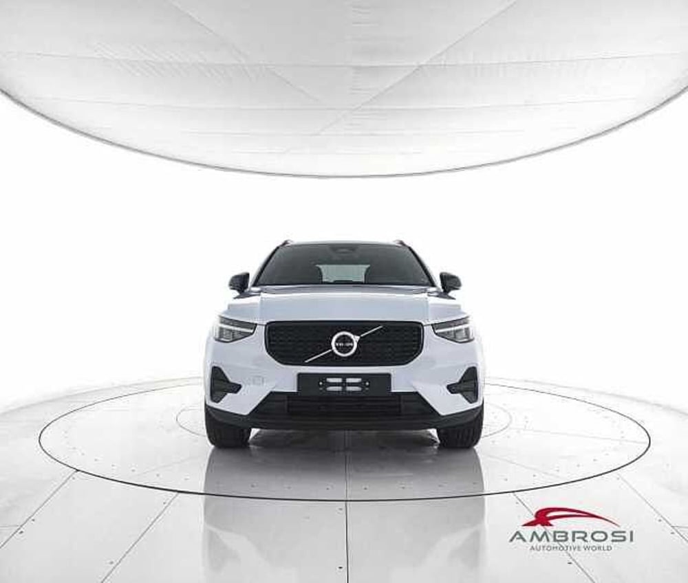 Volvo XC40 nuova a Viterbo (5)