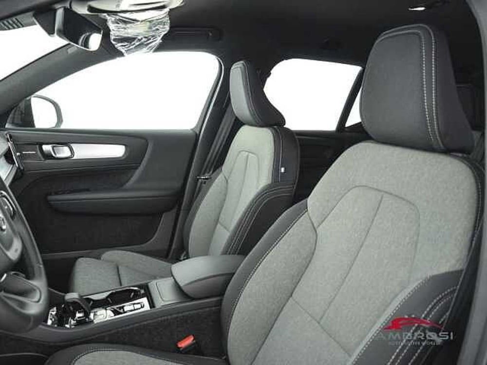 Volvo XC40 nuova a Viterbo (9)