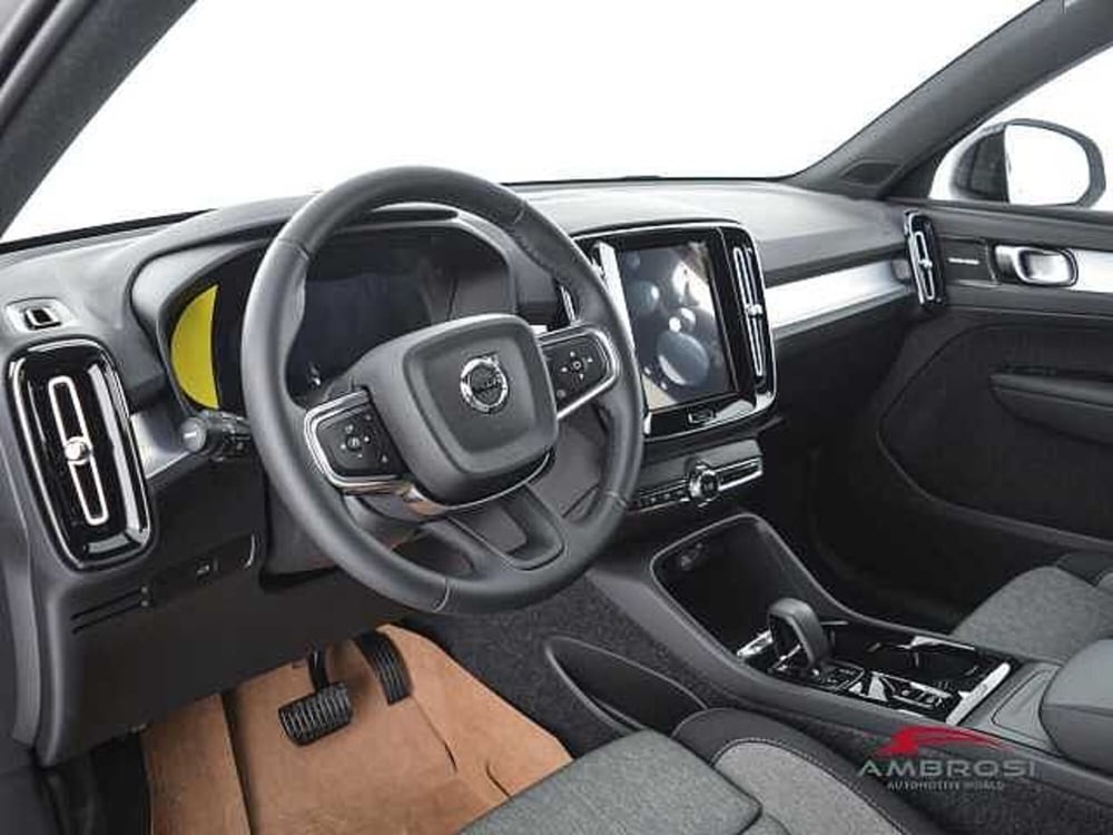 Volvo XC40 nuova a Viterbo (8)