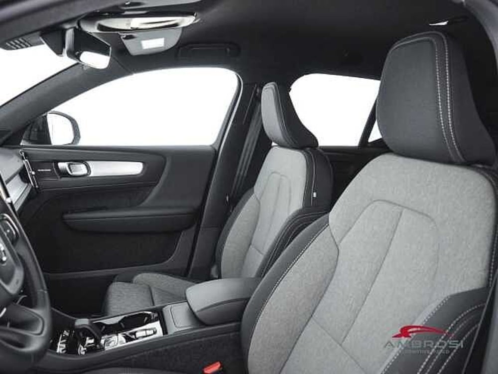 Volvo XC40 nuova a Viterbo (9)