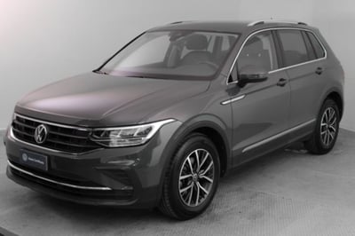 Volkswagen Tiguan 2.0 TDI SCR Life del 2021 usata a Paruzzaro