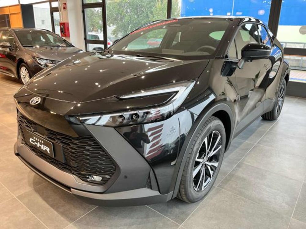 Toyota Toyota C-HR nuova a Cuneo