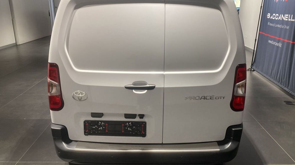 Toyota Proace City nuova a Bergamo (3)