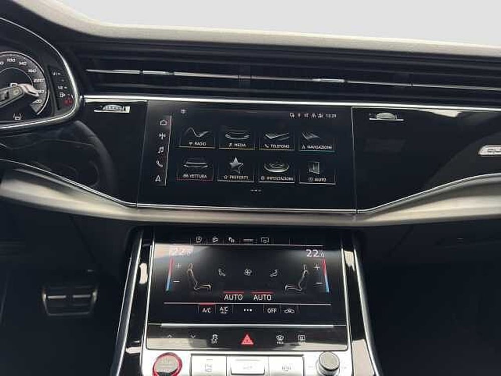 Audi SQ8 usata a Como (12)