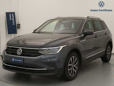 Volkswagen Tiguan 1.5 TSI ACT Life del 2021 usata a Busto Arsizio