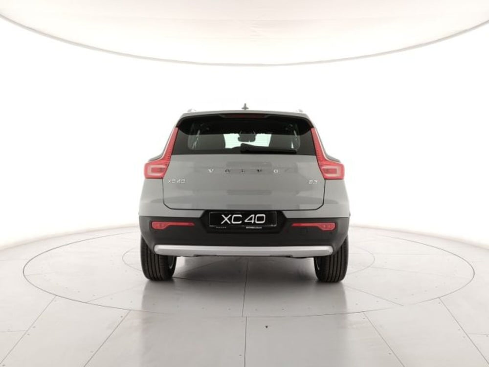 Volvo XC40 nuova a Modena (4)