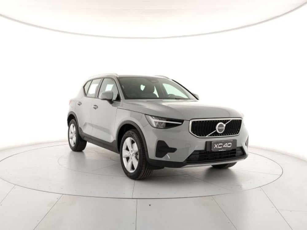 Volvo XC40 nuova a Modena (6)