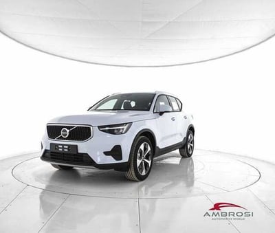 Volvo XC40 B3 automatico Core  nuova a Viterbo