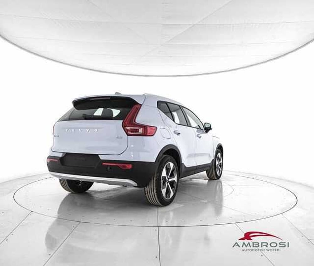 Volvo XC40 nuova a Viterbo (3)