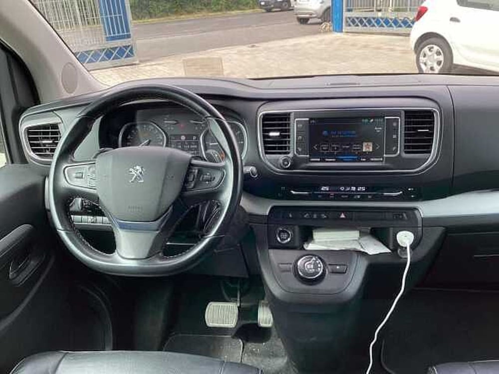 Peugeot Traveller usata a Roma (9)