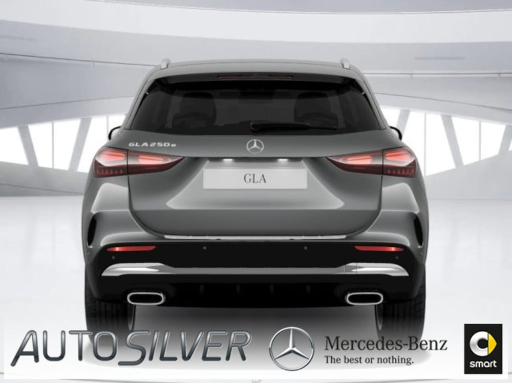 Mercedes-Benz GLA SUV nuova a Verona (4)