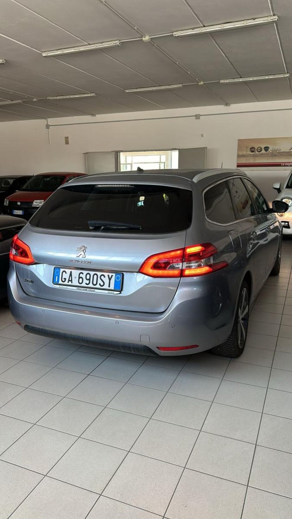 Peugeot 308 SW usata a Napoli (4)