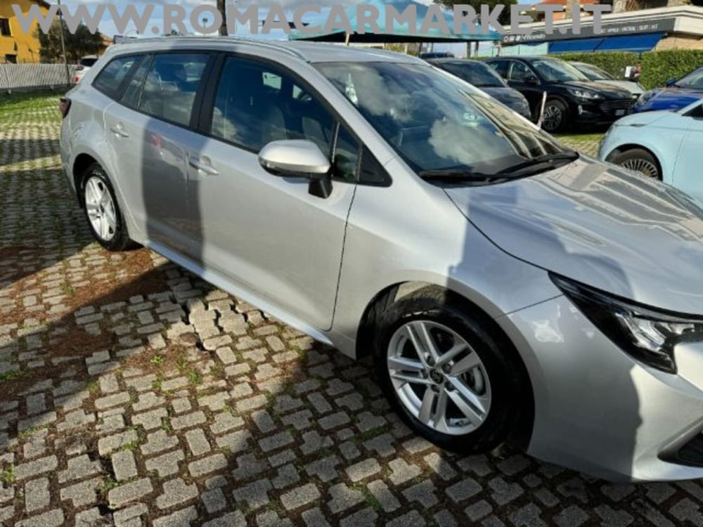 Toyota Corolla Touring Sports usata a Roma (4)