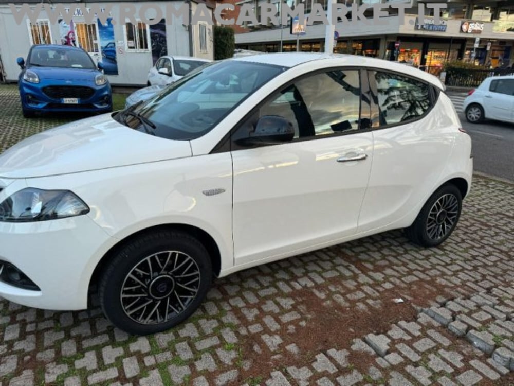 Lancia Ypsilon usata a Roma (3)