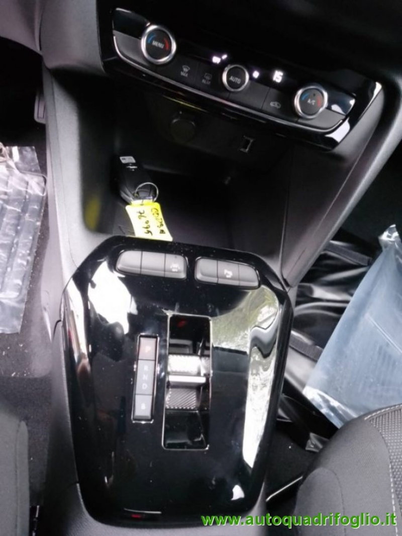 Opel Corsa-e nuova a Savona (14)