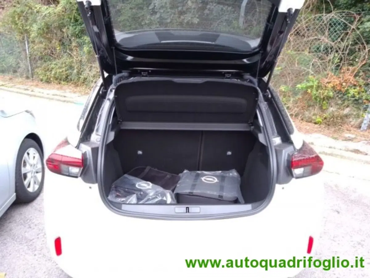 Opel Corsa-e usata a Savona (7)
