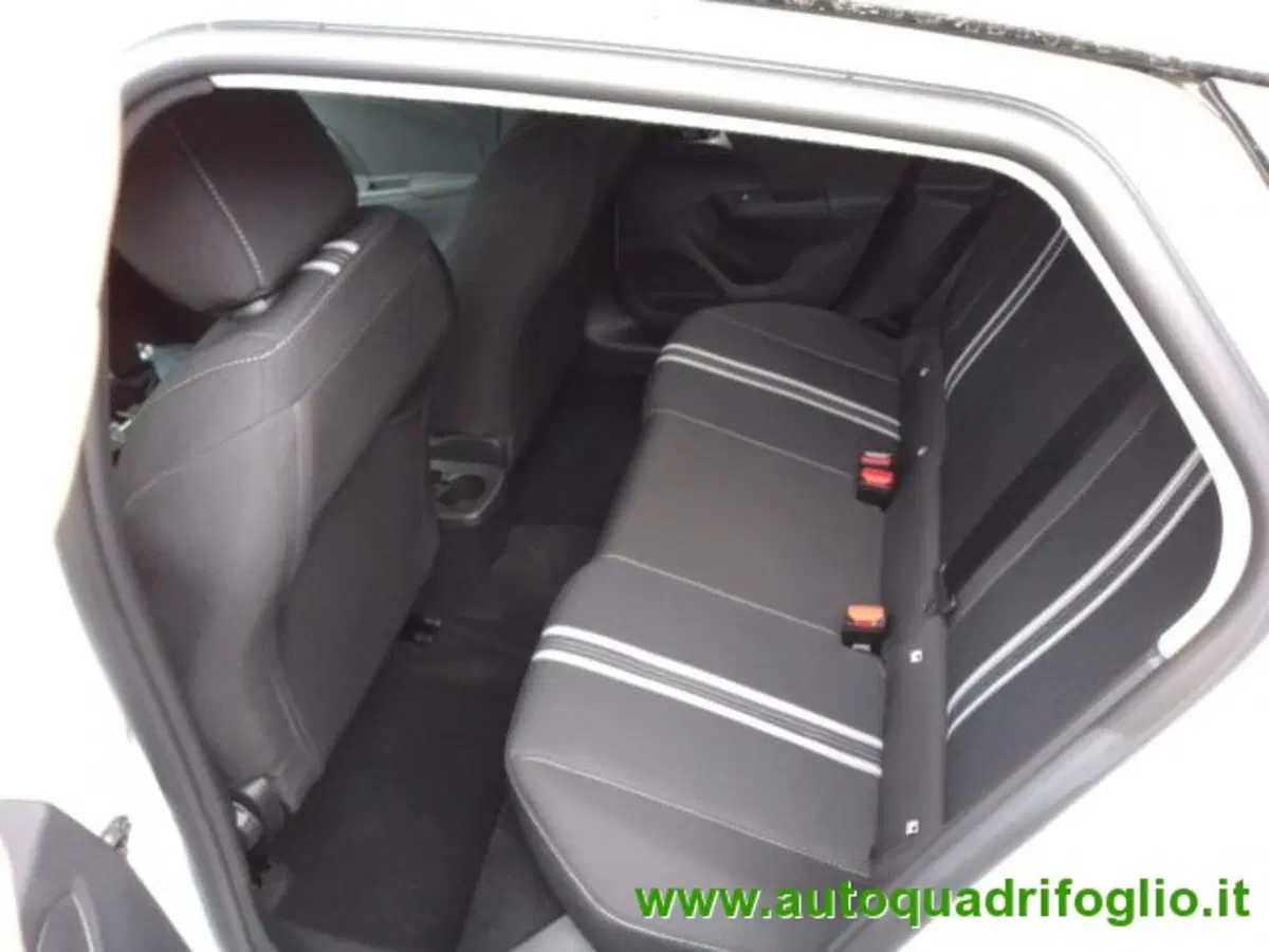 Opel Corsa-e usata a Savona (9)