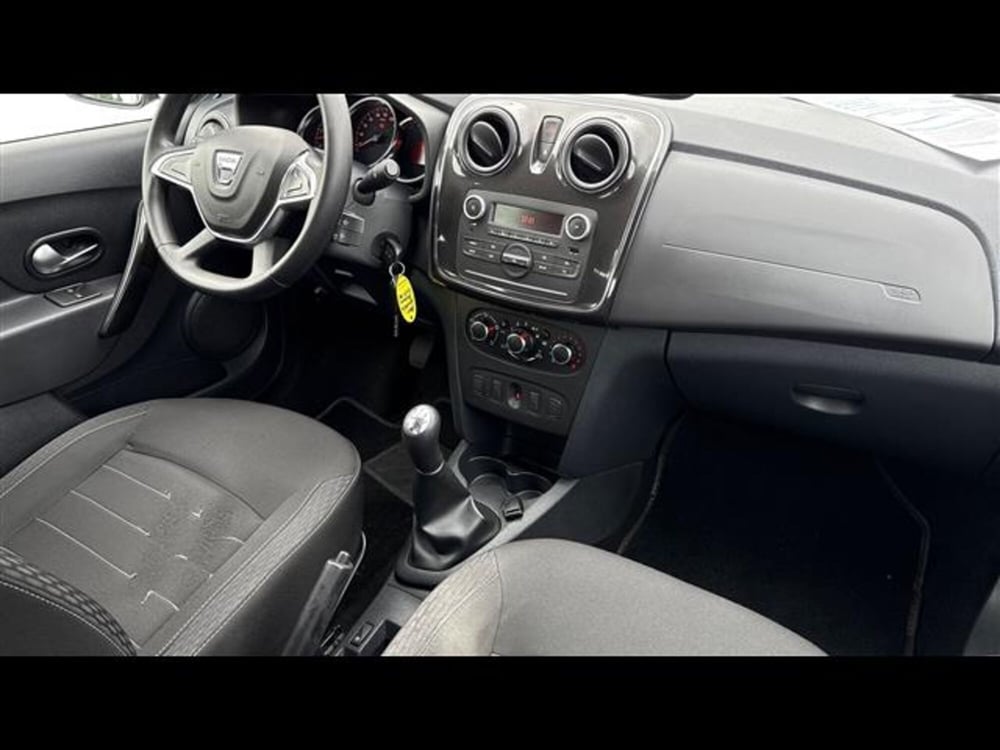 Dacia Sandero usata a Padova (11)