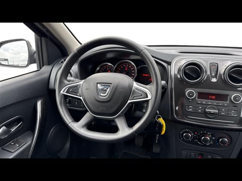 Dacia Sandero usata a Padova (8)