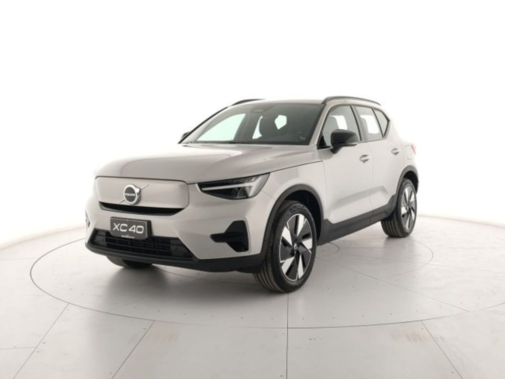 Volvo XC40 nuova a Modena (2)