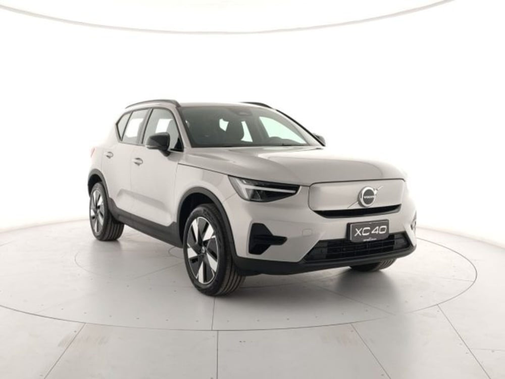 Volvo XC40 nuova a Modena (6)