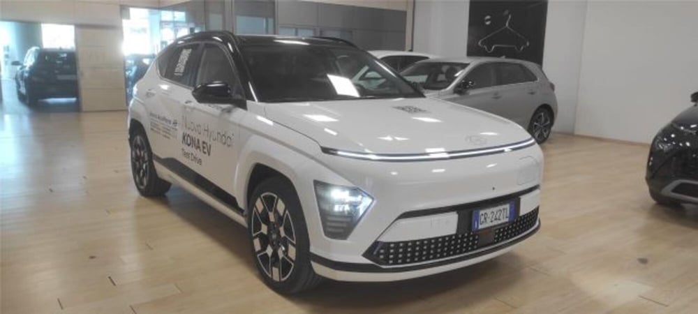 Hyundai Kona usata a Bari (9)