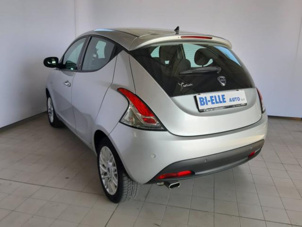 Lancia Ypsilon usata a Padova (4)