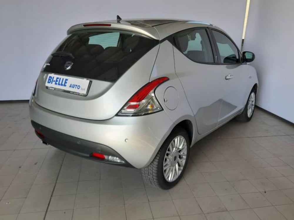 Lancia Ypsilon usata a Padova (6)