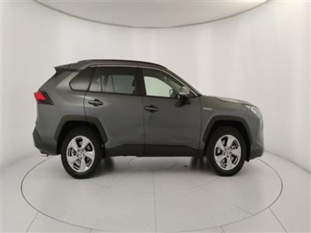 Toyota Rav4 usata a Bari (9)