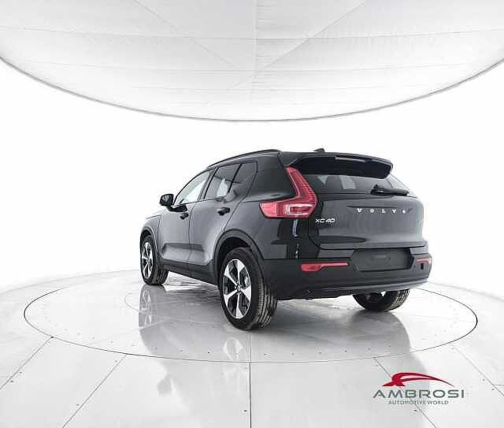 Volvo XC40 nuova a Viterbo (4)