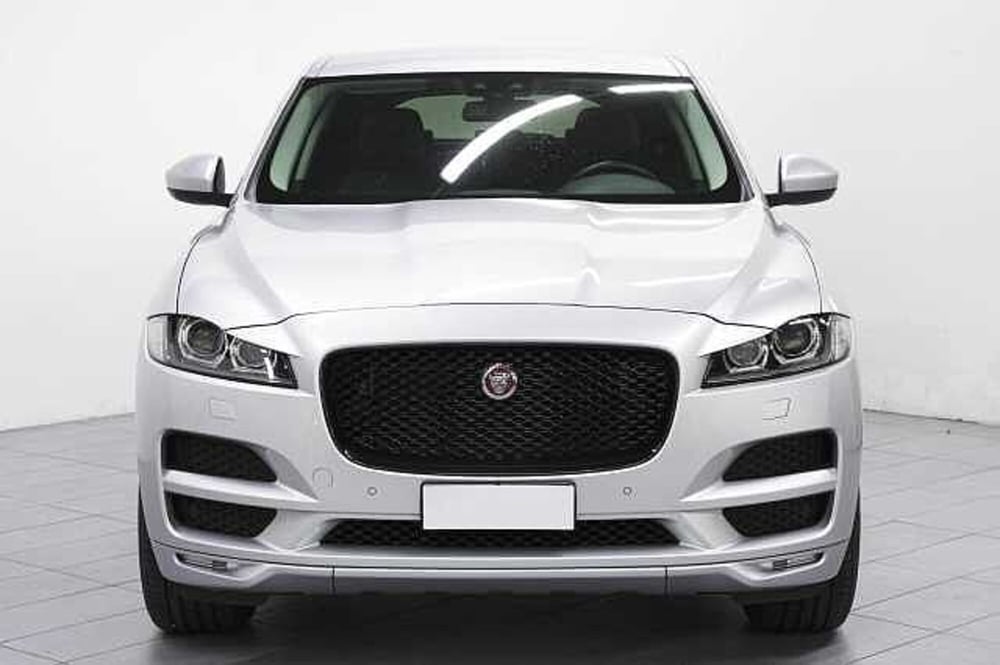 Jaguar F-Pace usata a Como (2)