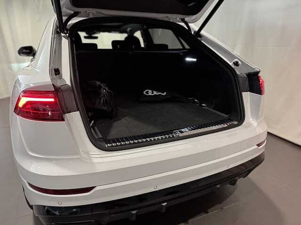 Audi Q8 nuova a Genova (16)