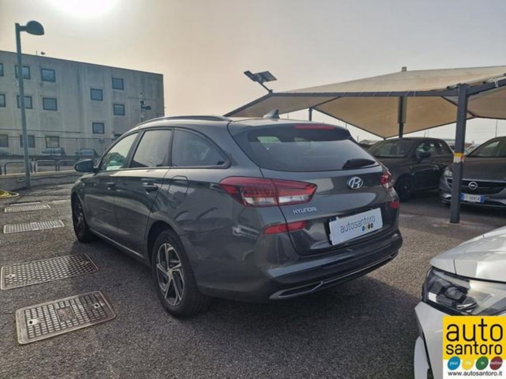 Hyundai i30 Station Wagon nuova a Salerno (6)