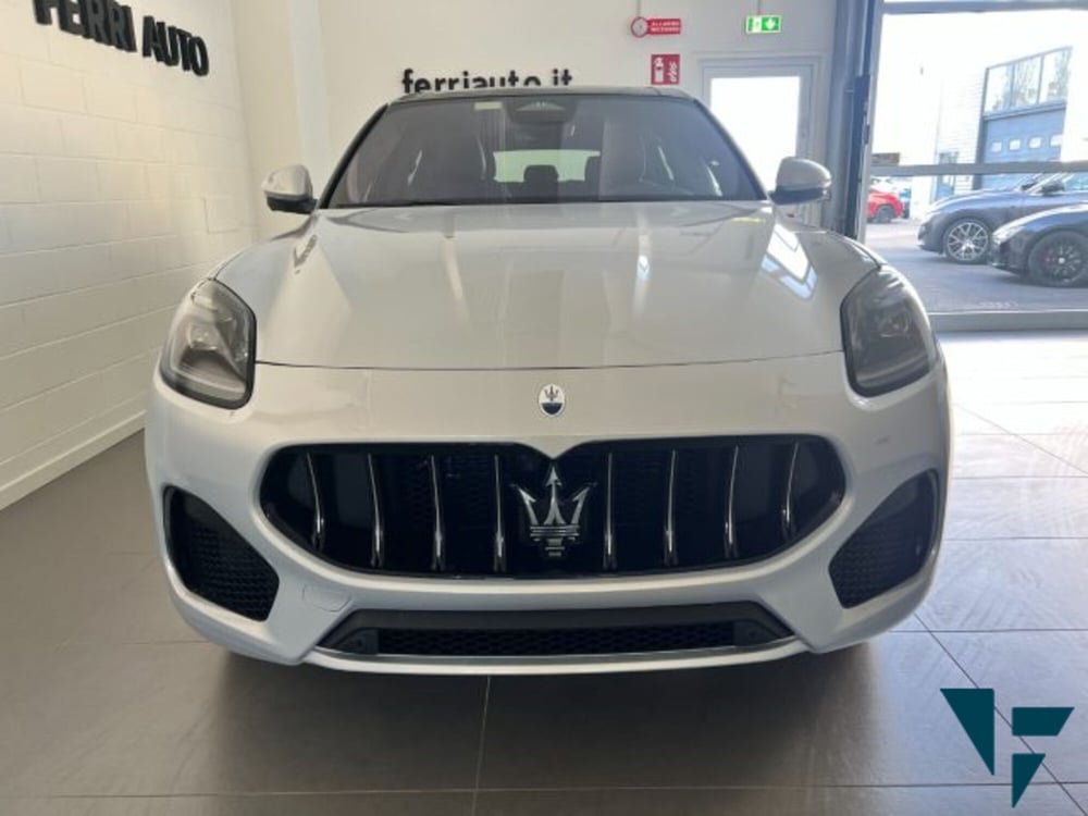 Maserati Grecale nuova a Udine (3)