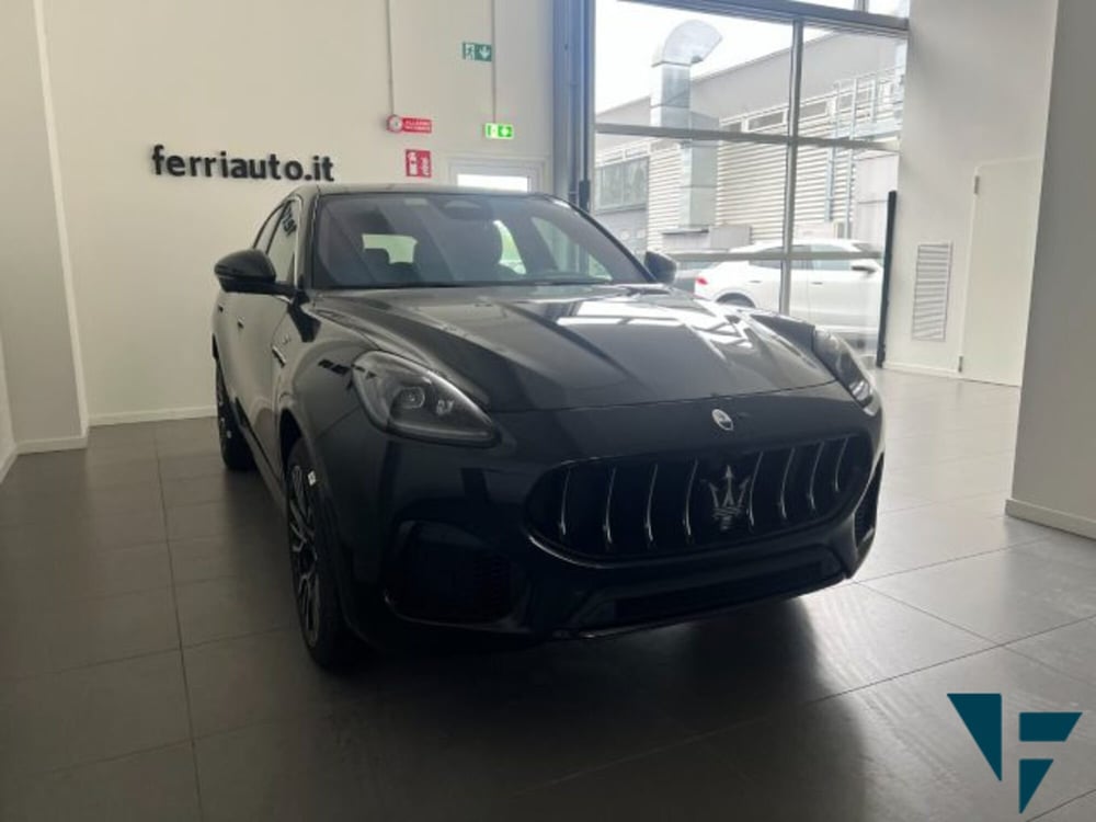 Maserati Grecale nuova a Udine (4)